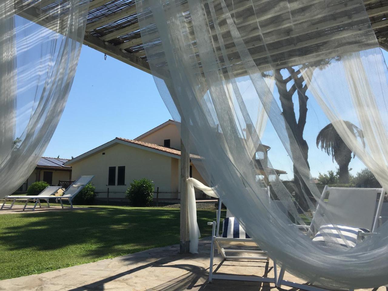 Agriturismo Beveraggio Appartamenti Марина-ди-Гроссето Экстерьер фото